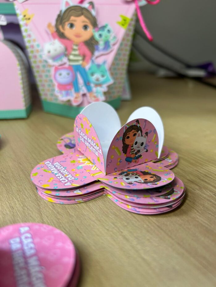 Kit Forminhas 4 pétalas Personalizadas Festa de Aniversário Personalizadas - Imagem 5